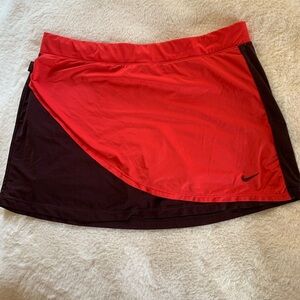 Nike fit dry tennis skirt, Small